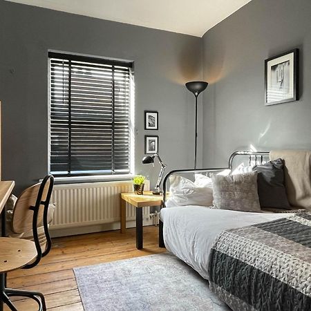 شقة Townhouse In Trendy Suburb Of Hoole تشيستر المظهر الخارجي الصورة
