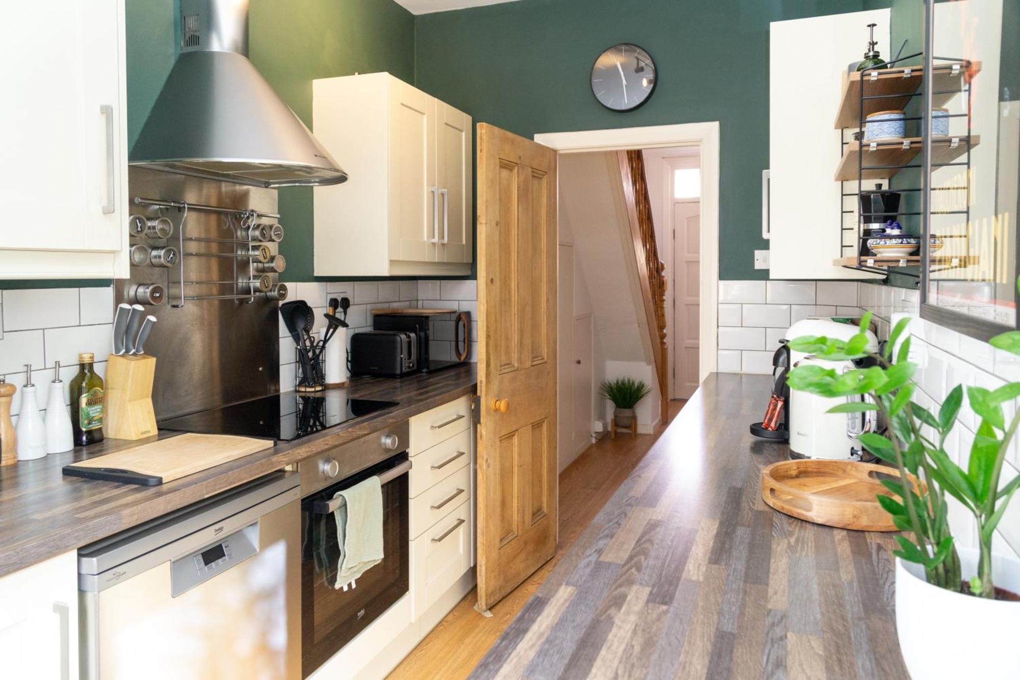 شقة Townhouse In Trendy Suburb Of Hoole تشيستر المظهر الخارجي الصورة