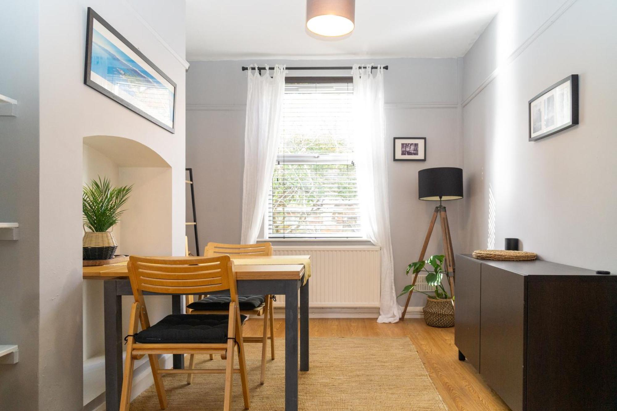 شقة Townhouse In Trendy Suburb Of Hoole تشيستر المظهر الخارجي الصورة